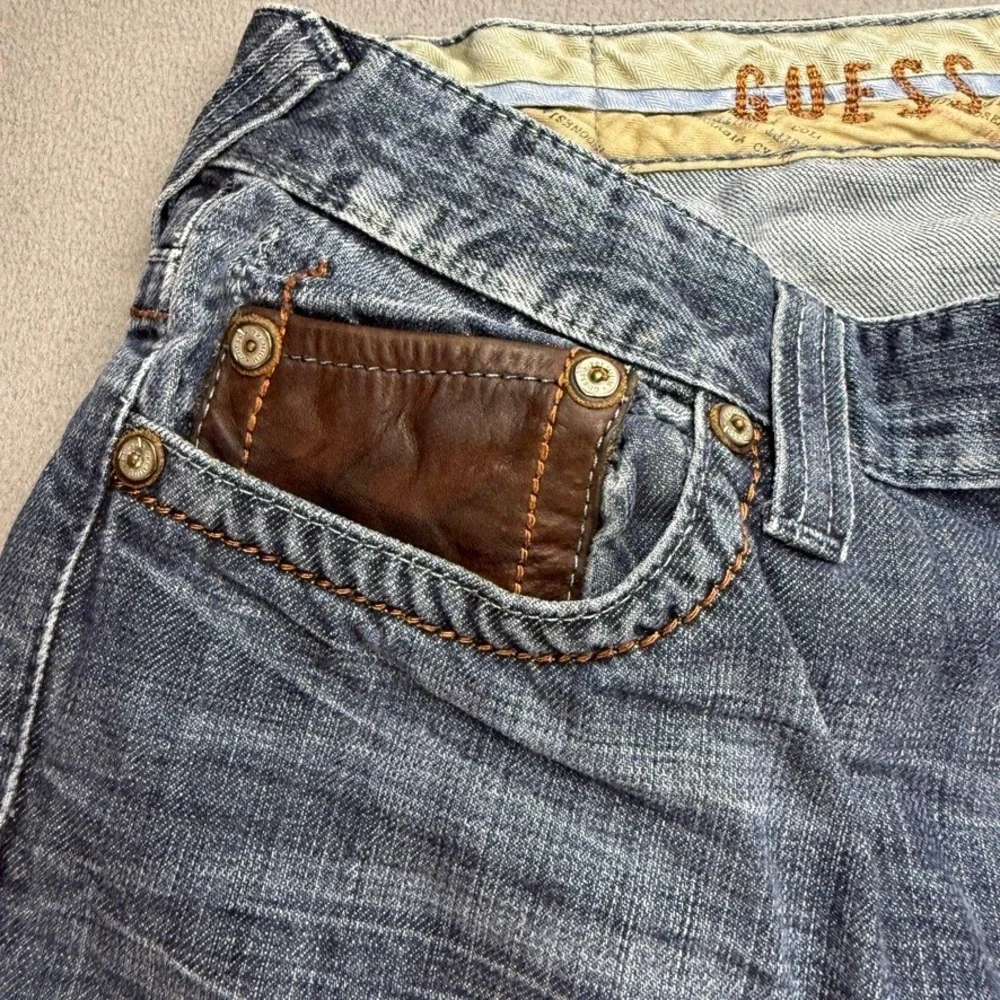 Guess Pasadena Premium Straight Leg Jeans Men (FIT 34x32) Blue Denim Distressed